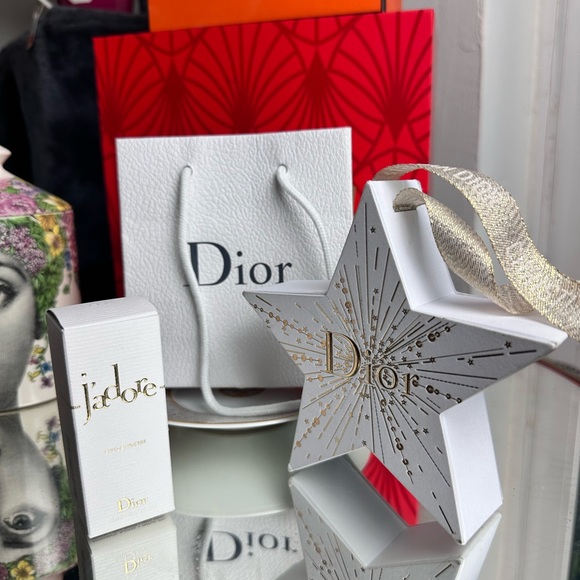 Dior J’adore mini perfume 7 ml and holiday star with a ribbon. Mini Dior bag - Picture 3 of 4